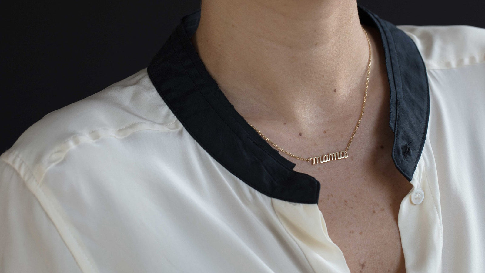 Mama Pendant Necklace